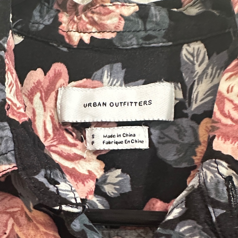 Urban Outfitters Black and Pink Floral Men's Shirt- Small - Picture 2 of 4